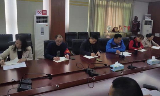我校召开校级公开课总结暨期末工作布置会议 教务107.png
