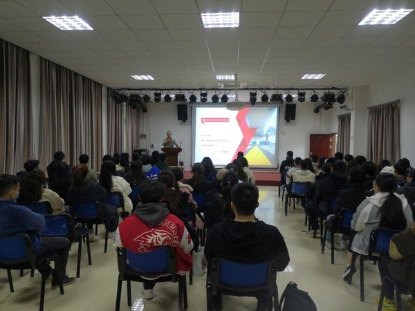 2019级航空服务专业学生毕业前说明会情况简讯.jpg