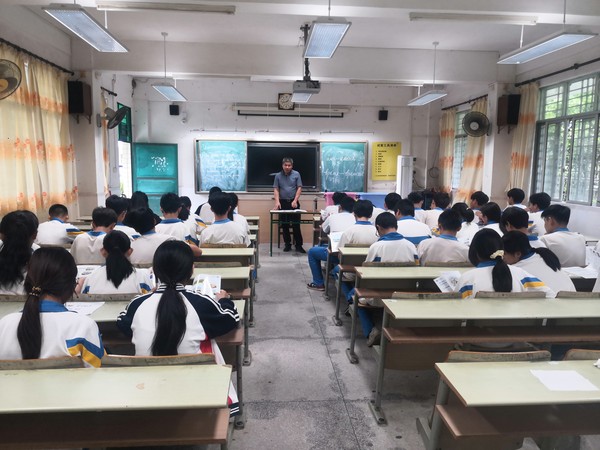 20240530兴宁技师学院2024年深入兴宁市各乡镇中学开展招生宣传活动1.jpg