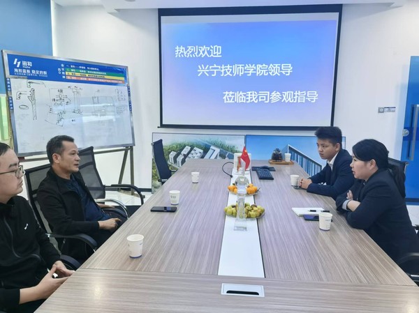 20241121学校领导回访看望企业实习学生1.jpg