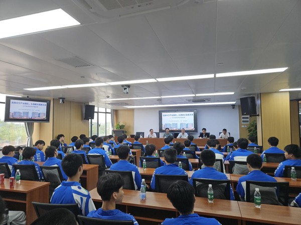 兴宁市工业园管委会联合兴宁技师学院开展才聚梅州园区见习活动1.png