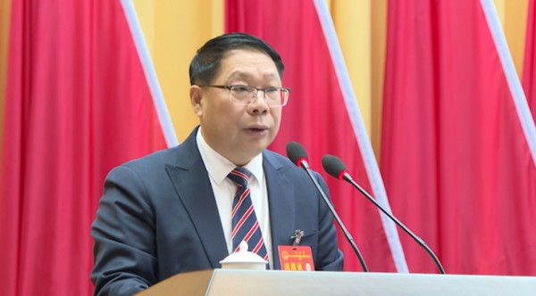 市人大常委会主任邓强作兴宁市人大常委会工作报告.png