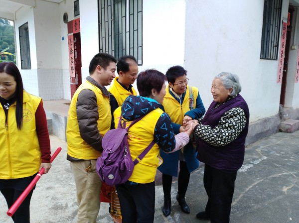 20190119关爱老兵遗孀 春节慰问 (谢俊源) (1).jpg