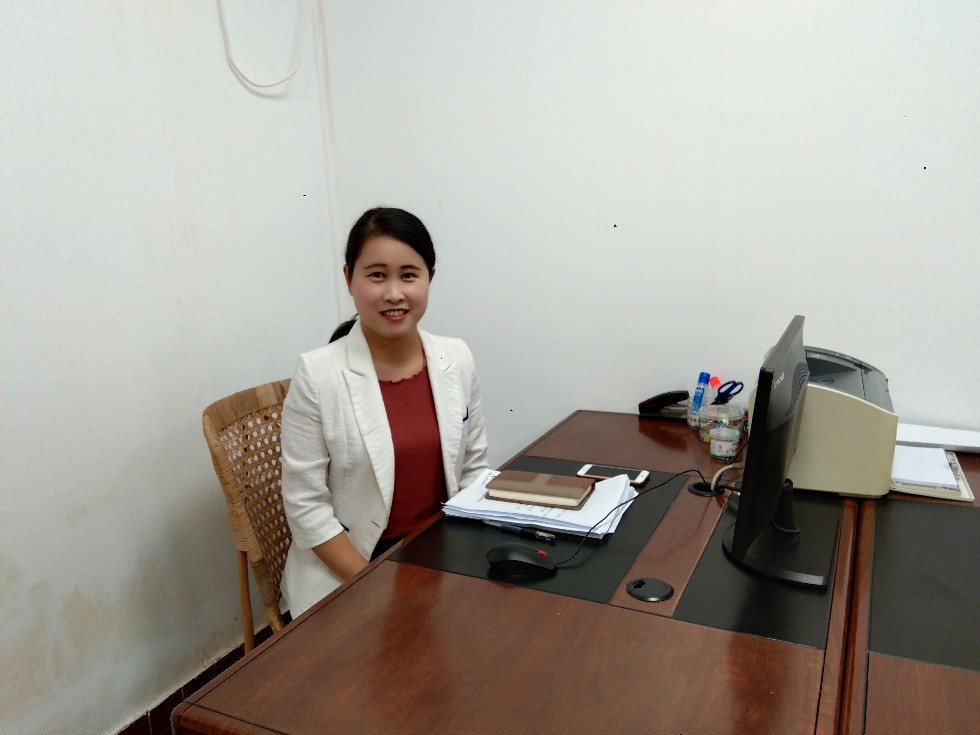 曾玲.jpg